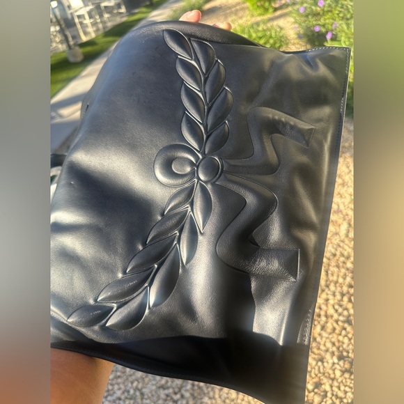 MCM Aren Medium Embossed Leather Tote Black NWT - Picture 5 of 16